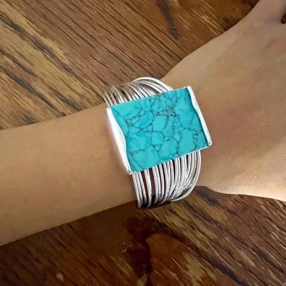 Chunky Turquoise Bracelet - Picture 2 of 3